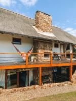 Dreamland Beach House & Studios at Supertubes - Bed and Breakfast Jeffreys Bay