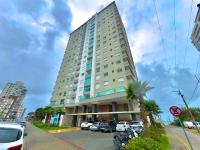 Apto Pé na Areia Condomínio Resort Completo com Piscina borda Infinita, Beach Tennis, Academia, Sala de Jogos, Brinquedoteca, Playground e Portaria 24H 2 Quartos com Ar-Condicionado, Churrasqueira Privativa Reserve Agora e Viva essa Experiência - Bed and Breakfast Piçaras