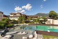 Kreuzwegerhof Nals Historischer Gutshof, Apartments zw Meran und Bozen Südtirol, Naturpool, zentrale Lage - B&B Nalles