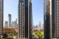 Spacious 1BR - Elite Downtown Residence - Short Walk to Burj & Dubai Mall - Chambres d'hôtes Dubaï
