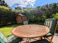 Peaceful Large King Room l 55inch TV l Hot Tub - B&B Egerton