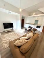 St Okes Apartment- Peaceful retreat set in native bush - Modern - Comfortable and Quiet - B&B Lower Hutt
