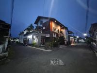 Serambi Buya Syariah 5 BR - Ferienwohnung Yogyakarta