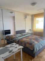 AprilStar apartment - Bed and Breakfast Novi Sad
