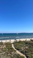 Beautiful Beach Studio with Parking! - B&B Hyères