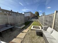 Bright Modern Mill Hill Home Free Parking and Garden - B&B Edgware