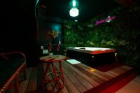 Passion et Mystère, Nuit en Love Room avec Énigmes - Chambres d’hôtes Castanet-Tolosan