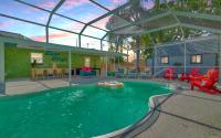 Breezy Pineapple, Heated Pool, Sleeps 12, Putting Green - Chambres d’hôtes Largo