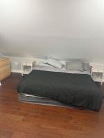 Private Third-Floor Attic Apartment - Chambres d’hôtes New Haven