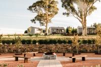 Tallagandra Hill Winery Cottages - Bed and Breakfast Gundaroo