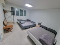 Semi-Basement Home 4Beds 3Min from Jeungsan Subway - Bed and Breakfast Seoel