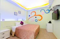Habitación con cama extragrande.