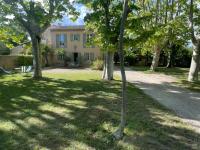 Villa des Platanes - Maison provençale avec jardin, parking & barbecue au cœur du vignoble du Château de Barbebelle Rognes - Proche Aix-en-Provence - 6 personnes - B&B Rognes