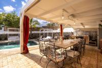 Le Badamier Blanc villa familiale 5 étoiles piscine chauffée 13 personnes - Chambres d'hôtes Saint-Paul