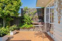 Fairy Nook - Charming Granny Flat with Shared Garden - Chambres d’hôtes Mayfield