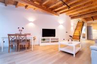 Melilla Chill Spot junto Puerta de Toledo - B&B Madrid