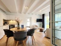 Charmante Ferienwohnung mit Terrasse - nur 50m zum Strand mit eigenem Parkplatz und Fahrradunterstellmöglichkeit - B&B Sierksdorf