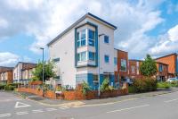 Large Townhouse by the Etihad & Coop Live Arena with Free Parking - B&B Manchester