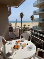 Magnifique appartement vue mer avec terrasse Canet Plage - Chambres d’hôtes Canet-en-Roussillon