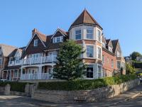 5 The Lookout - 2 bed apartment with parking, balcony & sea views - Ferienwohnung Swanage
