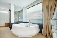 Raya Villa 2 Bed Beachfront Villa Private Pool - B&B Ban Raboet Kham