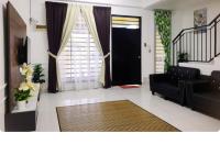 12pax Senai RestHome near Senai Airport - B&B Seelong
