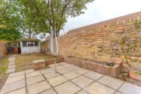 The Medway Hub Contractors & Families Welcome -Sleeps 6 - Pool Table - Chambres d’hôtes Rainham