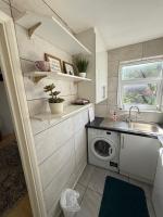 Modern Wembley Apartment Walk to Stadium & Arena - B&B London