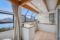 Remarkable Views on Stone Ridge - Bed and Breakfast Queenstown