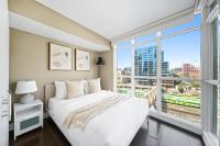 Spacious Toronto Condo w Patio - City Comfort - B&B Toronto