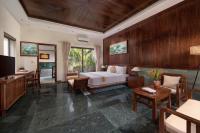 Junior Suite with Pool View