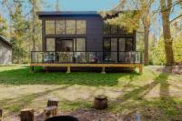 3-bedroom Lakefront Villa #6 - B&B Lakefield