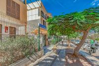 Tenerifeopenhome 3-story flat Playa Las Americas - Chambres d’hôtes Playa de las Américas