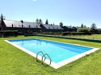 Marmota, Ático en Llívia, jardín comunitario con piscina y pista de tenis - B&B Llívia
