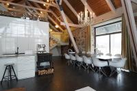 Design stone villa near the beach - B&B Skulte
