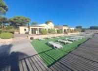 Gaspro58 - Golfe de St-Tropez - Chalet californien dans un domaine arboré - B&B Gassin