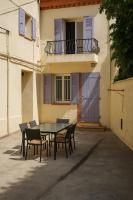 Maisonnette rénovée avec cour, clim et métro à 5 min - Bed and Breakfast Marseille