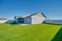 Walk to Moses Lake! Family Home w/ Fenced Yard - Chambres d'hôtes Moses Lake