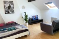 Studio 3 Apartment with Unique Cathedral View - Bed and Breakfast Meaux