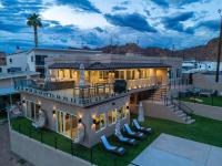 New Luxe Riverfront Home, Launch & Dock, Gamerooms - Bed and Breakfast Parker