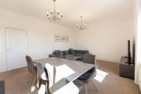 Charming 2-Bed Penthouse - Free Parking - Ferienwohnung Brighton