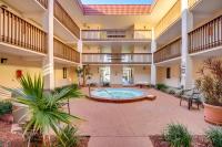 Steps to Beach! St Augustine Condo with Resort Perks - Bed and Breakfast Coquina Gables