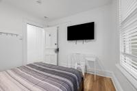 Pittsburgh Shadyside 2D Modern and Stylish Private Bedroom with Shared Bathroom - Bed and Breakfast Pittsburgh