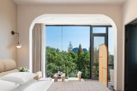 Suite with Mountain View