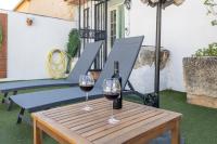 Villa Familiar l Piscina I Cine l Bbq l Sala de Juegos I 6min Segovia I 50min Madrid I 17 px - Chambres d'hôtes Valseca