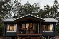 Tuckeroo Cottages - Rosella Cottage - Bed and Breakfast Maroon