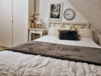 Beautiful Rooms near Hampton Court - Ferienwohnung Molesey