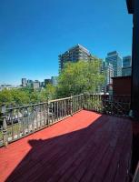 4BR Penthouse - Parking - 2 King & 2 Queen - B&B Montreal