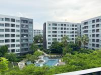 Pool View Cozy 1BR Great Value Stay near BTS - B&B Phra Khanong