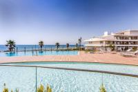 Front line beach apartment in The Edge with sea views - B&B Estepona